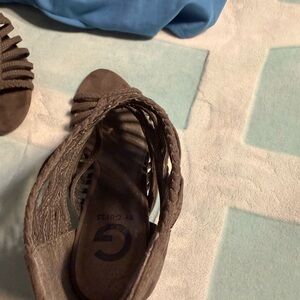 GUESS Women's Brown Sandals